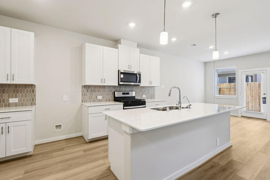 Furnished interior view inside a new home in , Kemah (Image 5).