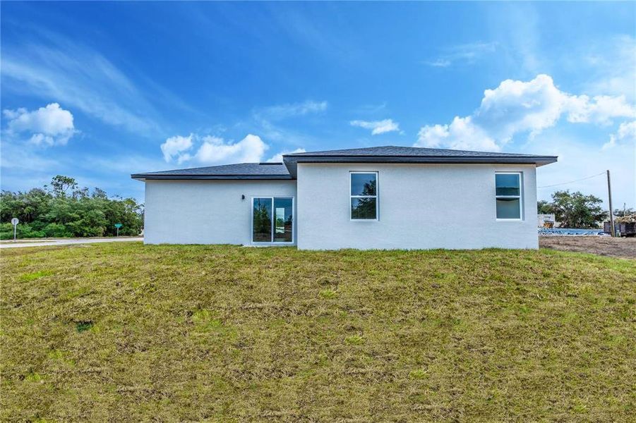 Exterior details and patio area of a home in , Poinciana (Image 2).