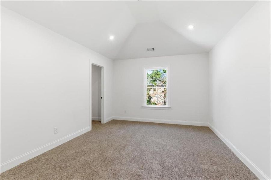 Spacious, unfurnished interior of a new home in The Estates at Hurricane Pointe, Douglasville (Image 32).