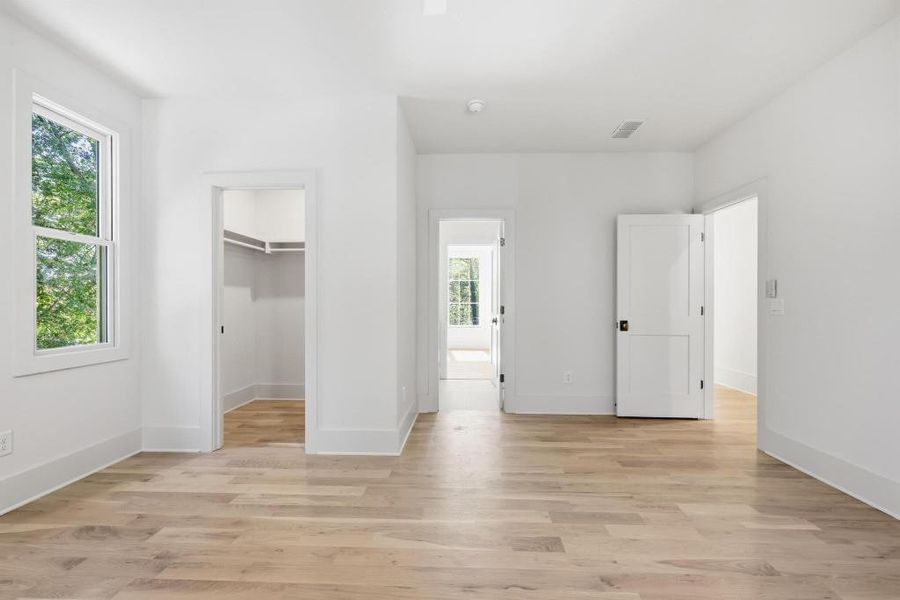 Spacious, unfurnished interior of a new home in , Atlanta (Image 33). Spacious, unfurnished interior of a new home in , Atlanta (Image 33).