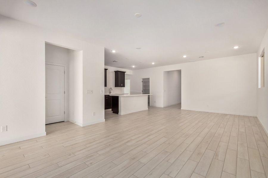 Spacious, unfurnished interior of a new home in The Villages at North Copper Canyon, Surprise (Image 8).