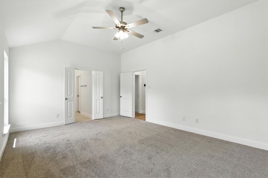 Representative unfurnished interior of a home built from the Hanover by Cheldan Homes in Craftsmen's Corner, Cleburne (Image 57).