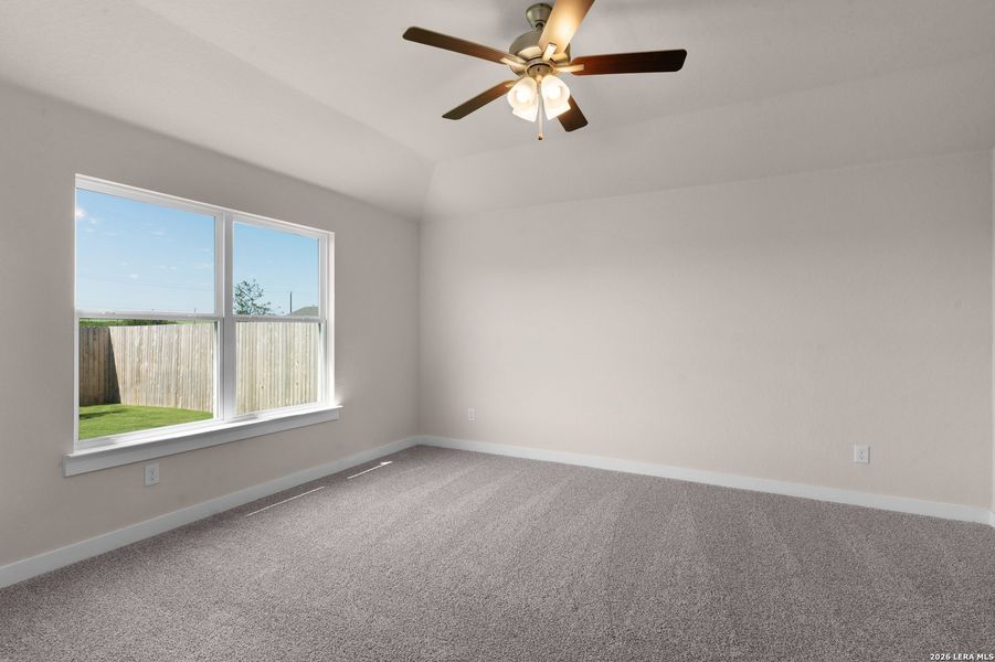 Spacious, unfurnished interior of a new home in Westridge, San Antonio (Image 14).