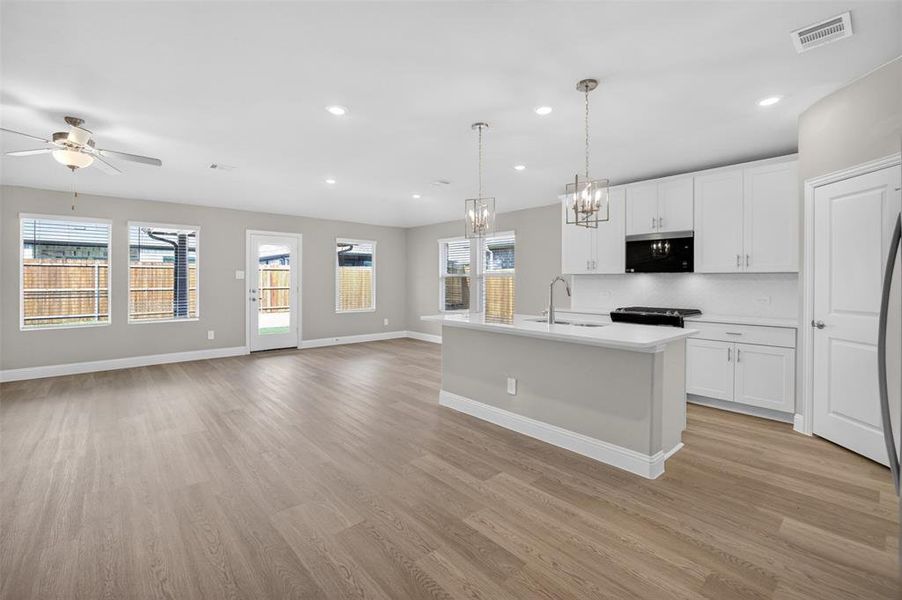 Spacious, unfurnished interior of a new home in , Anna (Image 9).