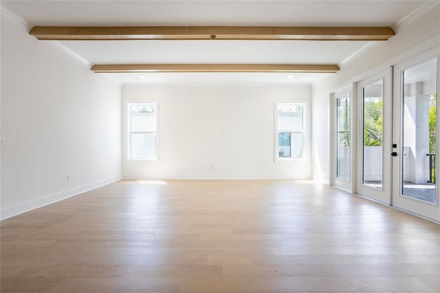 Spacious, unfurnished interior of a new home in , St. Petersburg (Image 31).