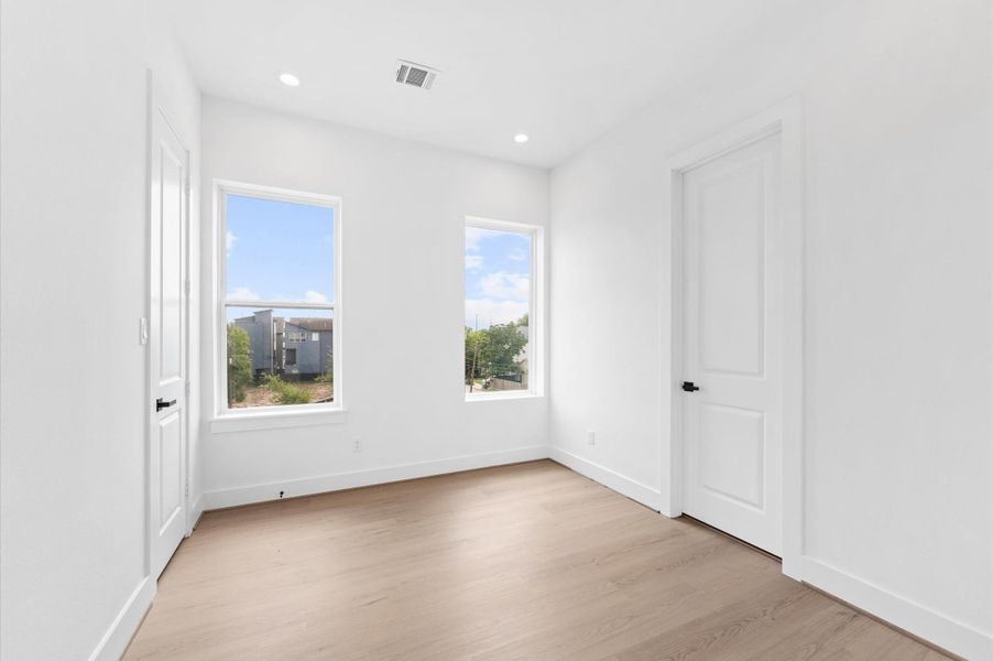 Secondary bedroom Secondary bedroom