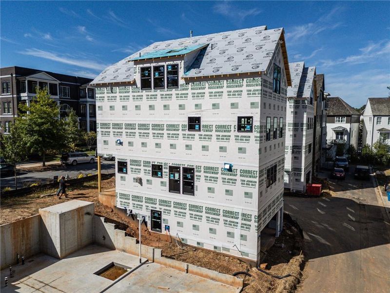 Condo located in Alpharetta, GA showcasing its design and architecture (Image 4).