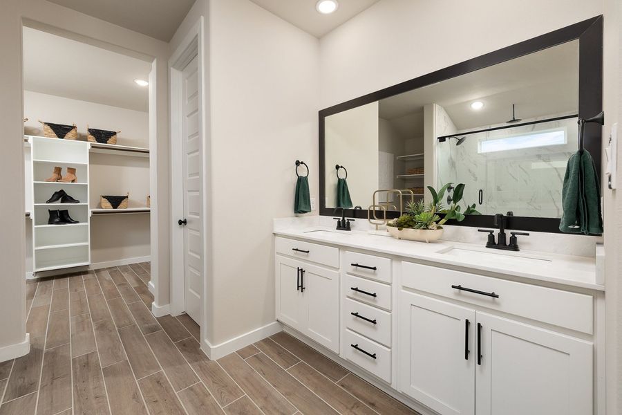 Furnished interior view inside a new home in Hickory Ridge Estates, Elmendorf (Image 19).