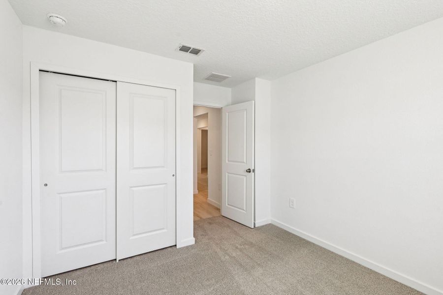 Spacious, unfurnished interior of a new home in Kings Preserve, Jacksonville (Image 23).