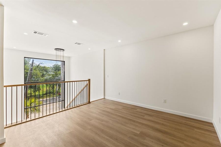 Spacious, unfurnished interior of a new home in , Dallas (Image 19).