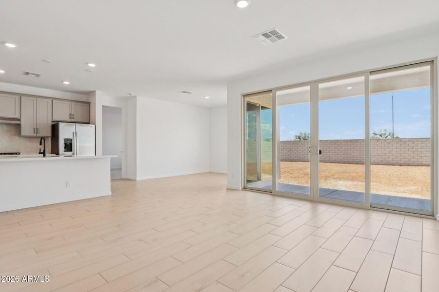 10-web-or-mls-N 162nd Dr-S1103-008 10-web-or-mls-N 162nd Dr-S1103-008