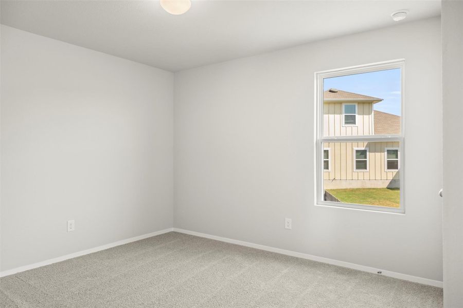 Spacious, unfurnished interior of a new home in Cloverleaf, Austin (Image 12).
