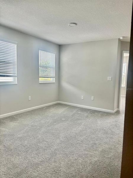 Spacious, unfurnished interior of a new home in , Orlando (Image 7).