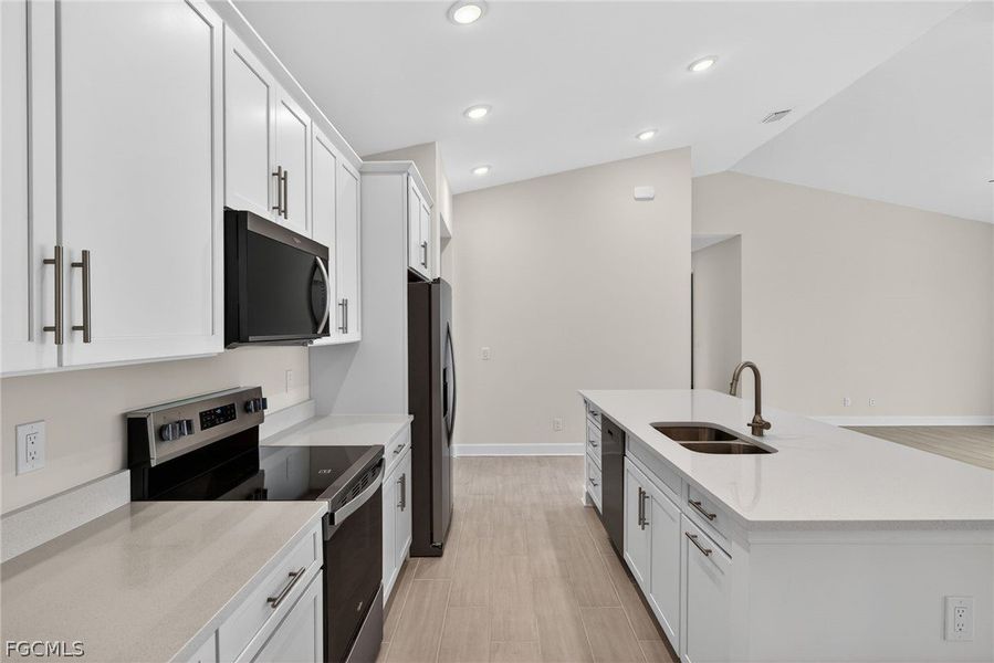 Furnished interior view inside a new home in Cape Coral, Cape Coral (Image 13).