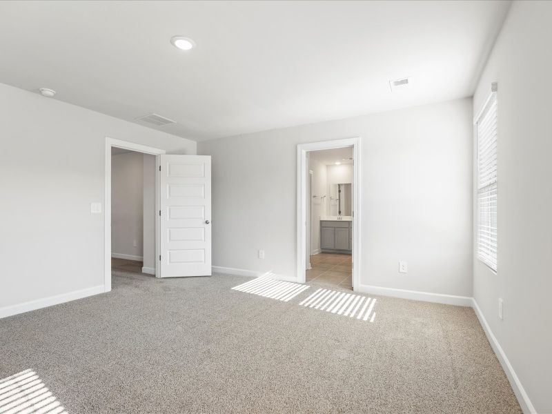 Spacious, unfurnished interior of a new home in The Farm at Wells Creek - Heritage Collection, Gray Court (Image 20).