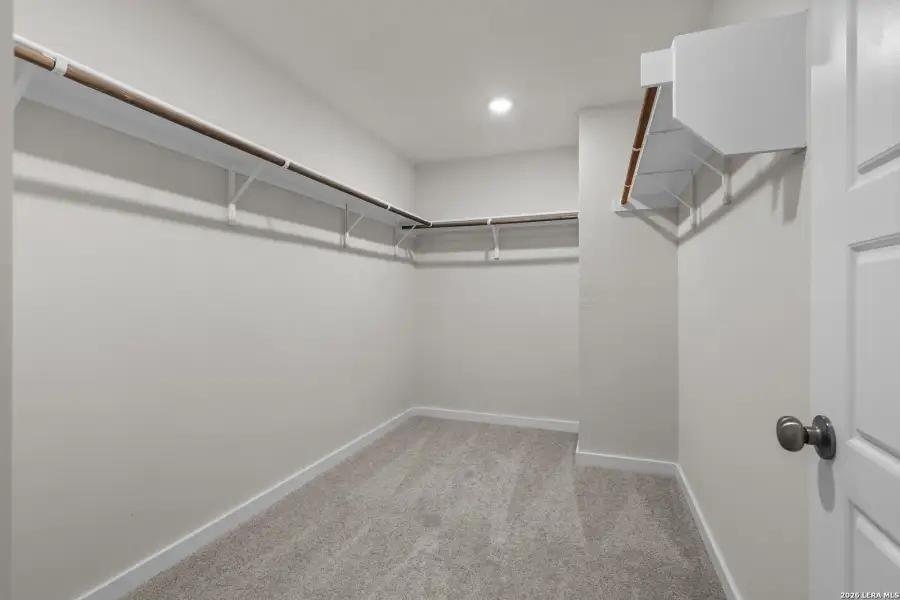 Spacious, unfurnished interior of a new home in Summerlin, San Antonio (Image 21).