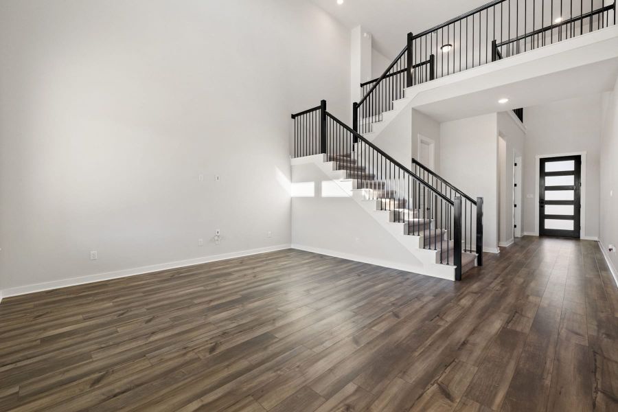 Spacious, unfurnished interior of a new home in Lagos Reserve, Manor (Image 34).