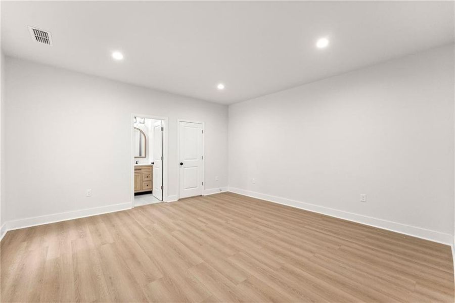 Spacious, unfurnished interior of a new home in , Buford (Image 33).