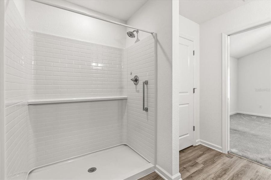 Spacious, unfurnished interior of a new home in , The Villages (Image 30).