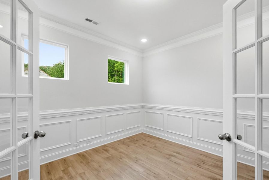 Spacious, unfurnished interior of a new home in Caldwell Forest, Charlotte (Image 16). Spacious, unfurnished interior of a new home in Caldwell Forest, Charlotte (Image 16).