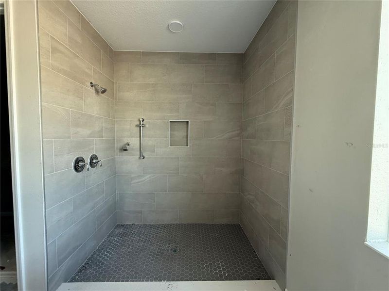 Spacious, unfurnished interior of a new home in Hawk's Overlook, Oviedo (Image 40). Spacious, unfurnished interior of a new home in Hawk's Overlook, Oviedo (Image 40).