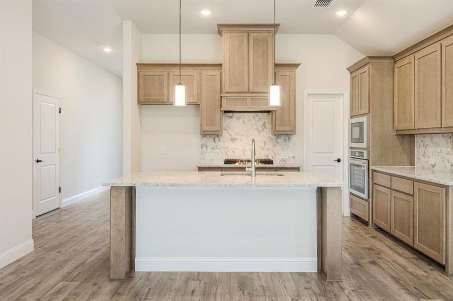 Furnished interior view inside a new home in Hulen Trails Classic 50, Fort Worth (Image 14). Furnished interior view inside a new home in Hulen Trails Classic 50, Fort Worth (Image 14).