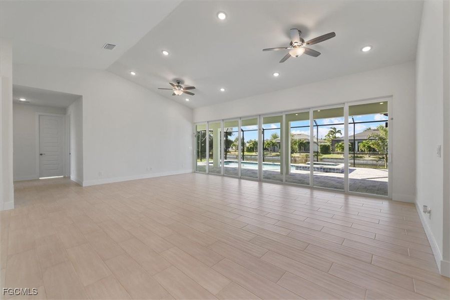 Spacious, unfurnished interior of a new home in Cape Coral, Cape Coral (Image 15).