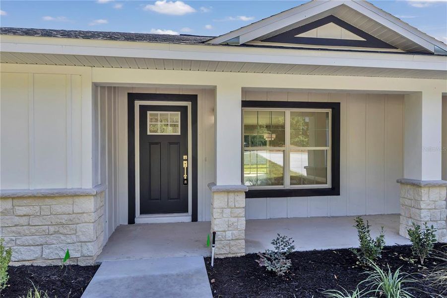 Exterior details and patio area of a home in , Ocala (Image 15).