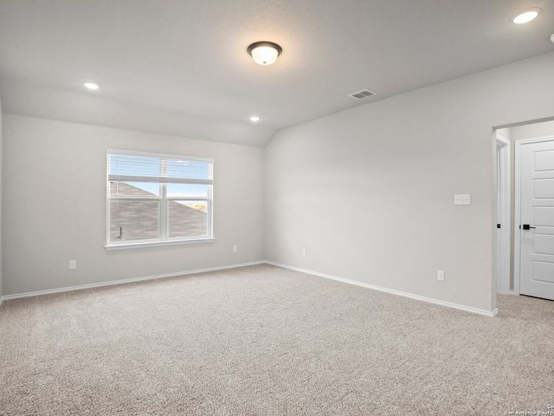 Spacious, unfurnished interior of a new home in Horizon Pointe, Converse (Image 33). Spacious, unfurnished interior of a new home in Horizon Pointe, Converse (Image 33).
