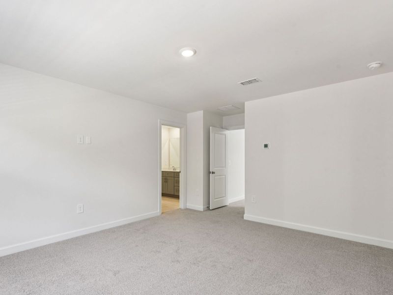 Spacious, unfurnished interior of a new home in Nolen Farm, Gastonia (Image 12). Spacious, unfurnished interior of a new home in Nolen Farm, Gastonia (Image 12).