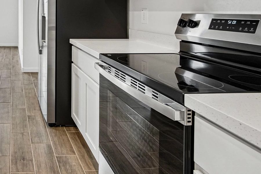Representative images and renderings are for illustrative purposes. Actual structural options and design finishes of home may vary.
