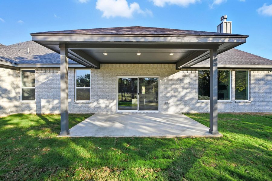 Representative exterior details of a home built from the Garrison III by Cheldan Homes in Arbor Oaks, Boyd (Image 22).