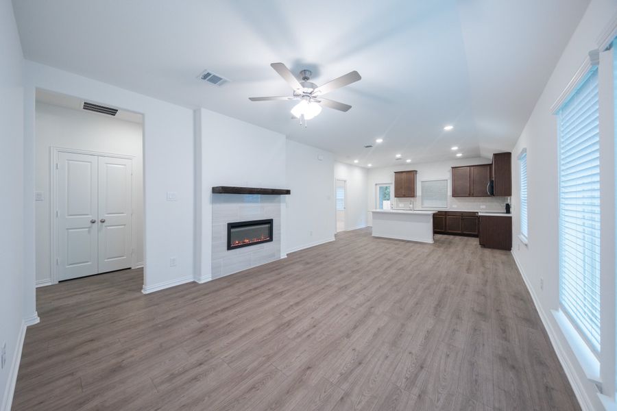 Spacious, unfurnished interior of a new home in Churchill, Anna (Image 12). Spacious, unfurnished interior of a new home in Churchill, Anna (Image 12).