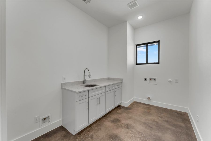 Image 33 of a home in .