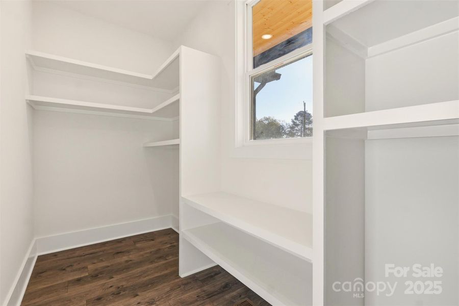 Image 38 of a home in .