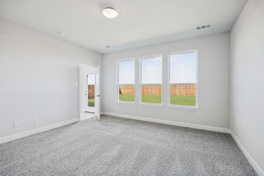 Spacious, unfurnished interior of a new home in Santorini, Seagoville (Image 16).