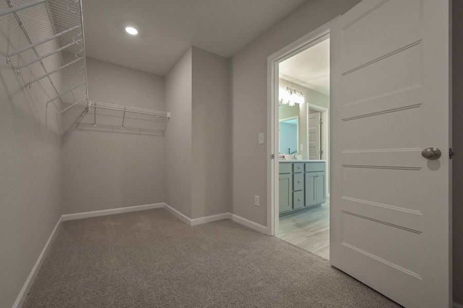 Spacious, unfurnished interior of a new home in Lake Shore, Temple (Image 23).