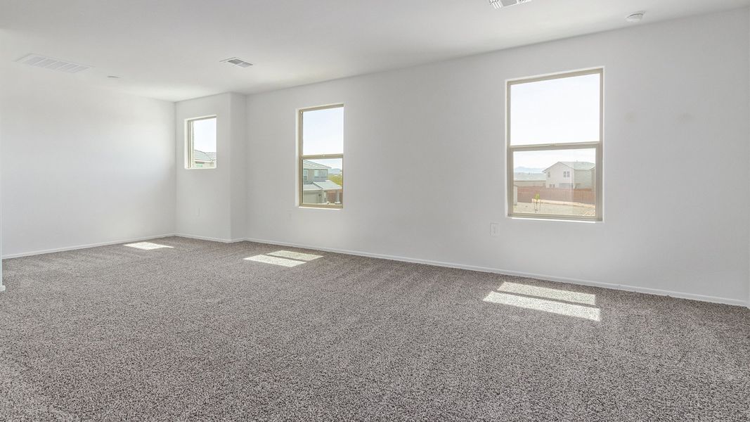 Spacious, unfurnished interior of a new home in Hanson Ridge, Vail (Image 24).