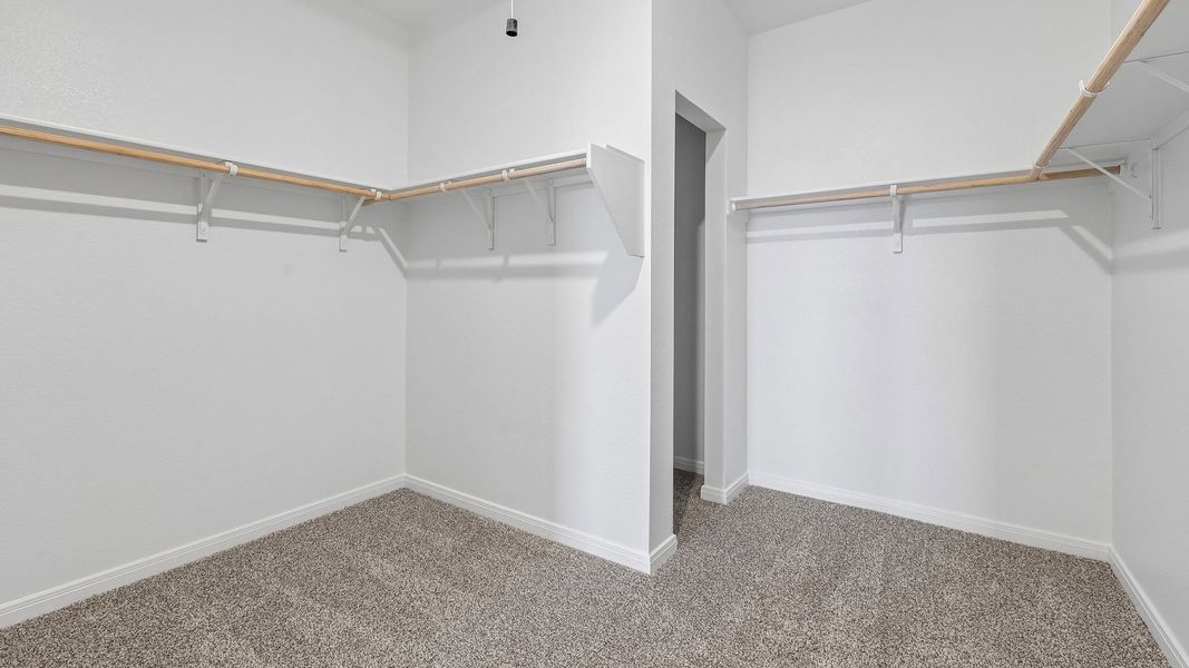 Spacious, unfurnished interior of a new home in Briarwood, Elgin (Image 28).