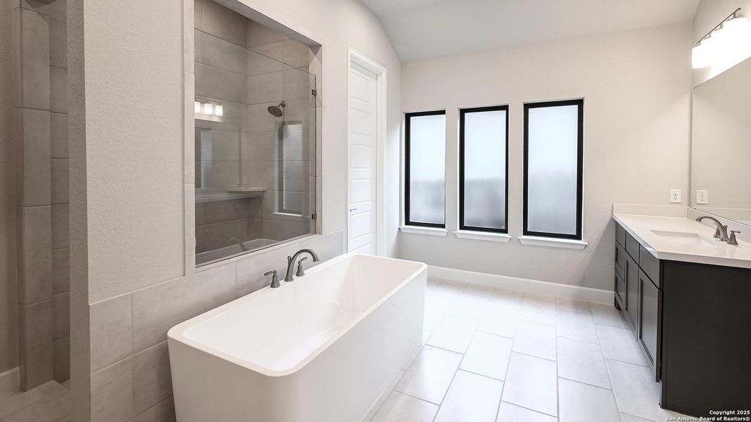 Furnished interior view inside a new home in Veramendi 60', New Braunfels (Image 12).