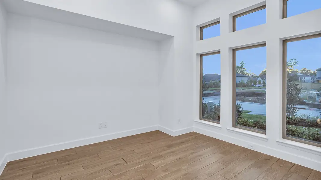 Spacious, unfurnished interior of a new home in Grand Central Park, Conroe (Image 16).