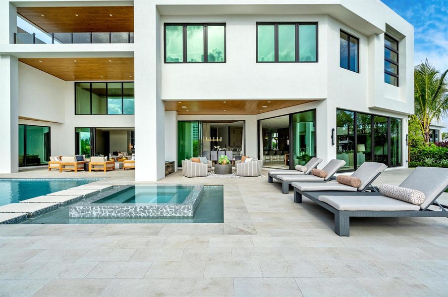 mls_POOL_LOUNGE_SEATING_TO_REAR_STRAIGHT mls_POOL_LOUNGE_SEATING_TO_REAR_STRAIGHT