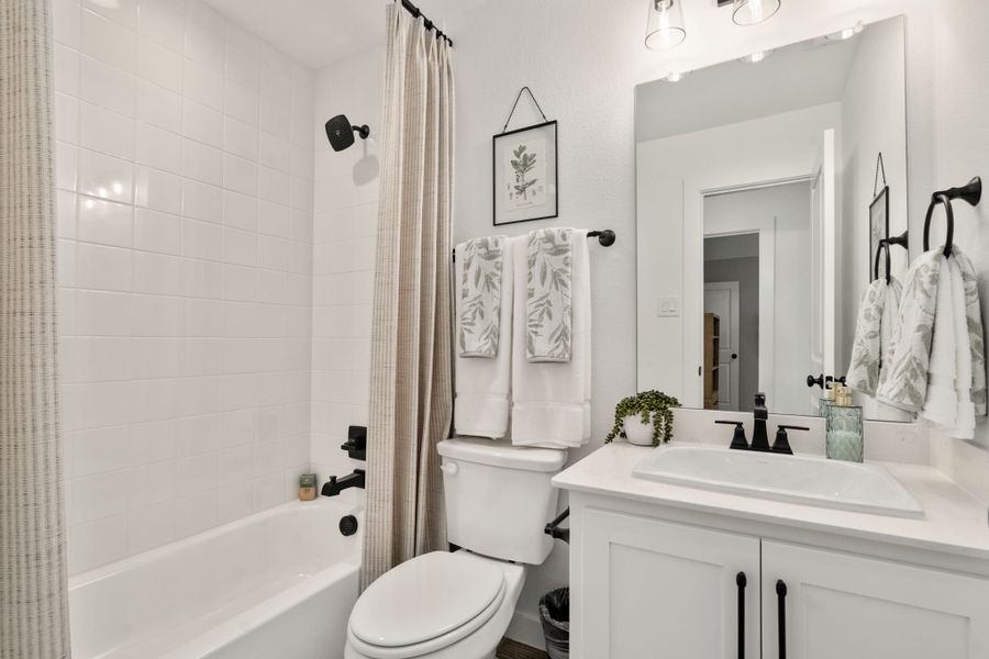 Plan 1565 Secondary Bathroom Representative Photo Plan 1565 Secondary Bathroom Representative Photo