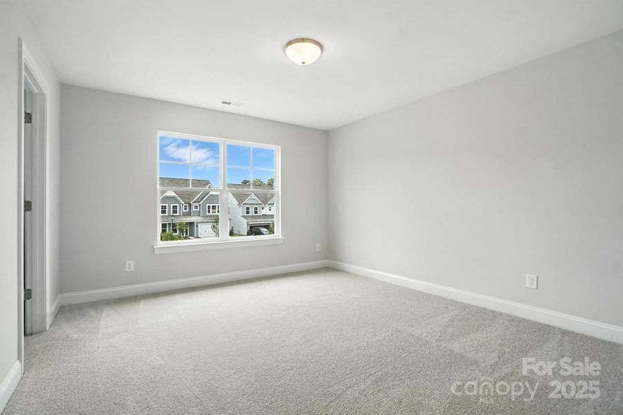 Spacious, unfurnished interior of a new home in Hampton Woods, Charlotte (Image 29).