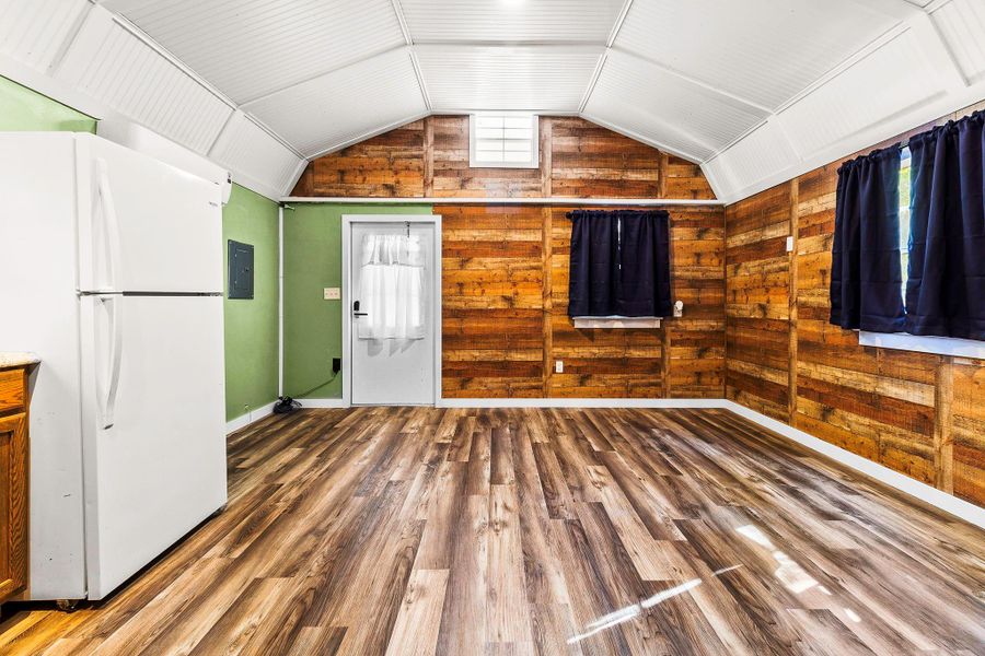 Looking from kitchen towards the front door Looking from kitchen towards the front door