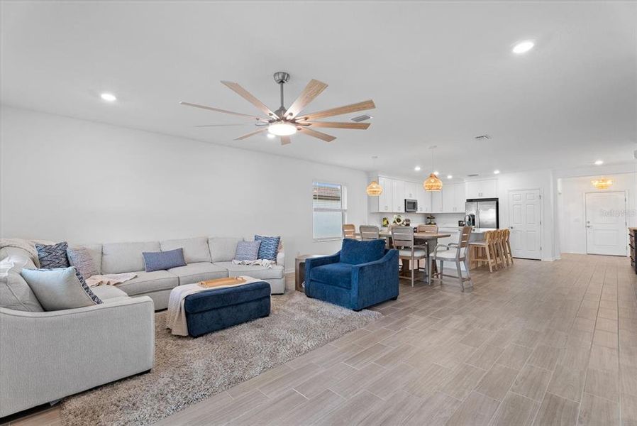 Furnished interior view inside a new home in Summerwoods, Parrish (Image 16). Furnished interior view inside a new home in Summerwoods, Parrish (Image 16).
