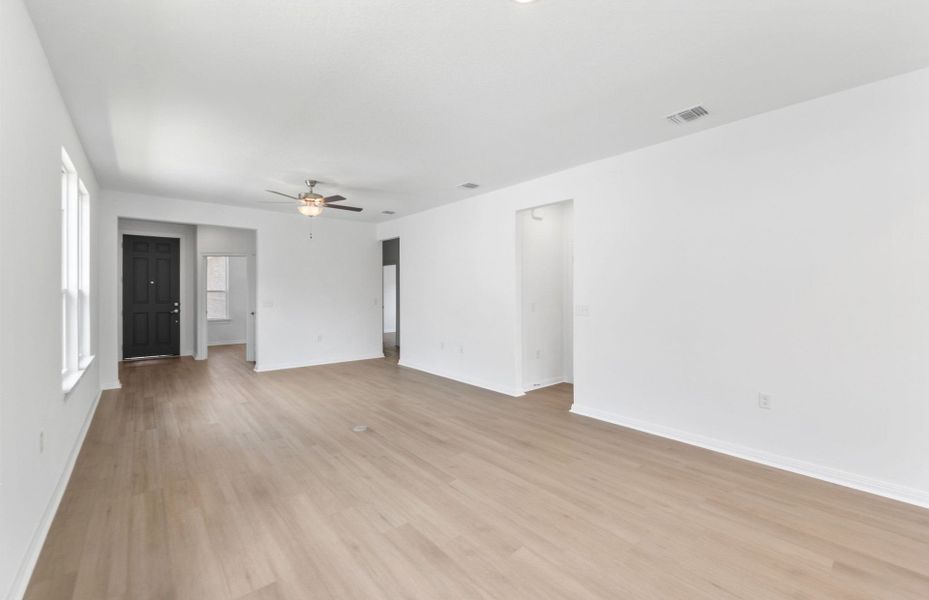 Spacious, unfurnished interior of a new home in Sun City Texas, Georgetown (Image 39). Spacious, unfurnished interior of a new home in Sun City Texas, Georgetown (Image 39).