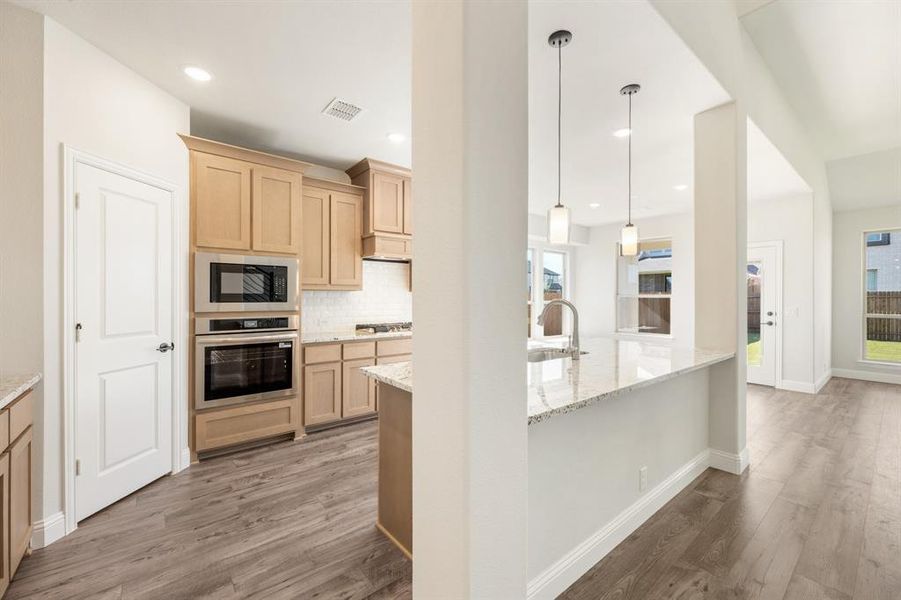 Furnished interior view inside a new home in Hulen Trails Classic 50, Fort Worth (Image 14). Furnished interior view inside a new home in Hulen Trails Classic 50, Fort Worth (Image 14).