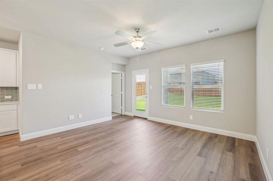 Photo is not of the actual home, but is an inspirational photo of builder’s model home and may depict options, furnishings, and/or decorator features that are not included. Photo is not of the actual home, but is an inspirational photo of builder’s model home and may depict options, furnishings, and/or decorator features that are not included.