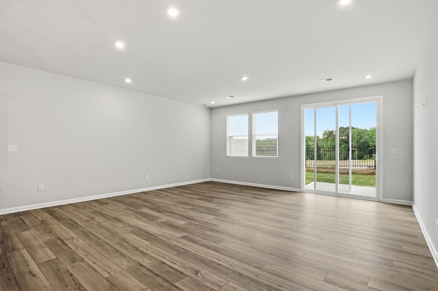 Spacious, unfurnished interior of a new home in Stonesummit at Reedy Creek, Charlotte (Image 13).